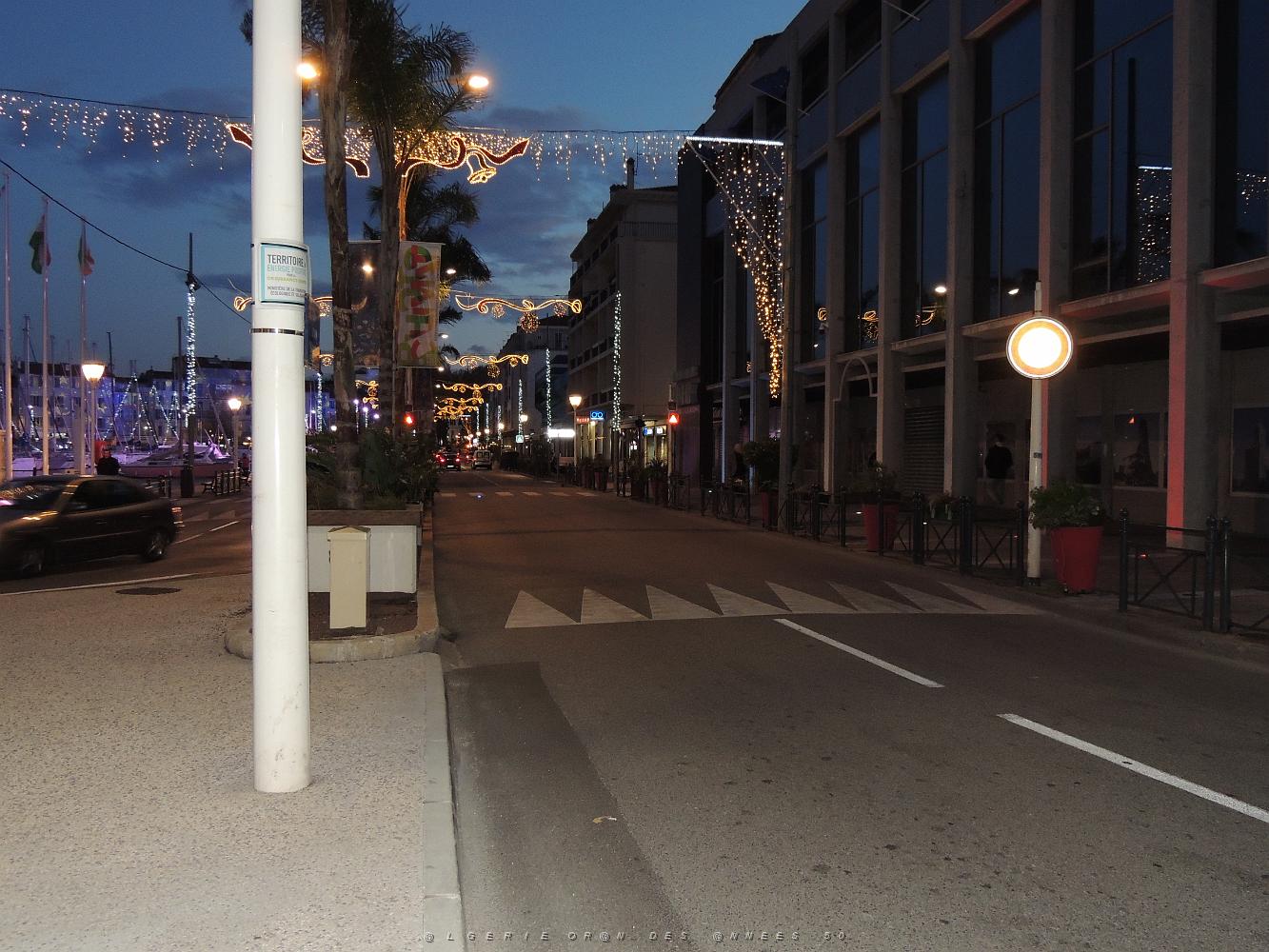70  La Nuit La Seyne Avenue Principale.JPG -           
